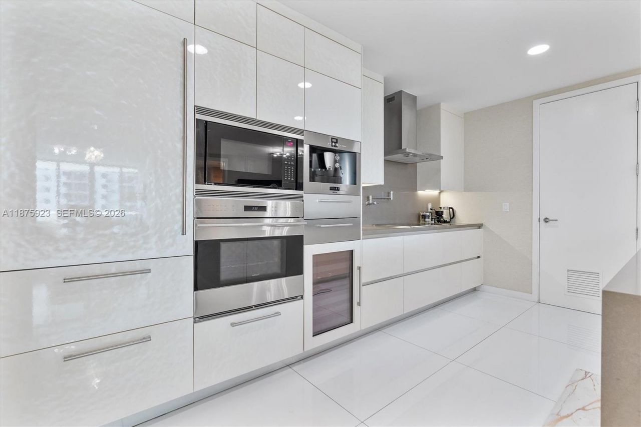 17475 Collins Ave, Unit 503, Sunny Isles Beach, FL 33160 Photo