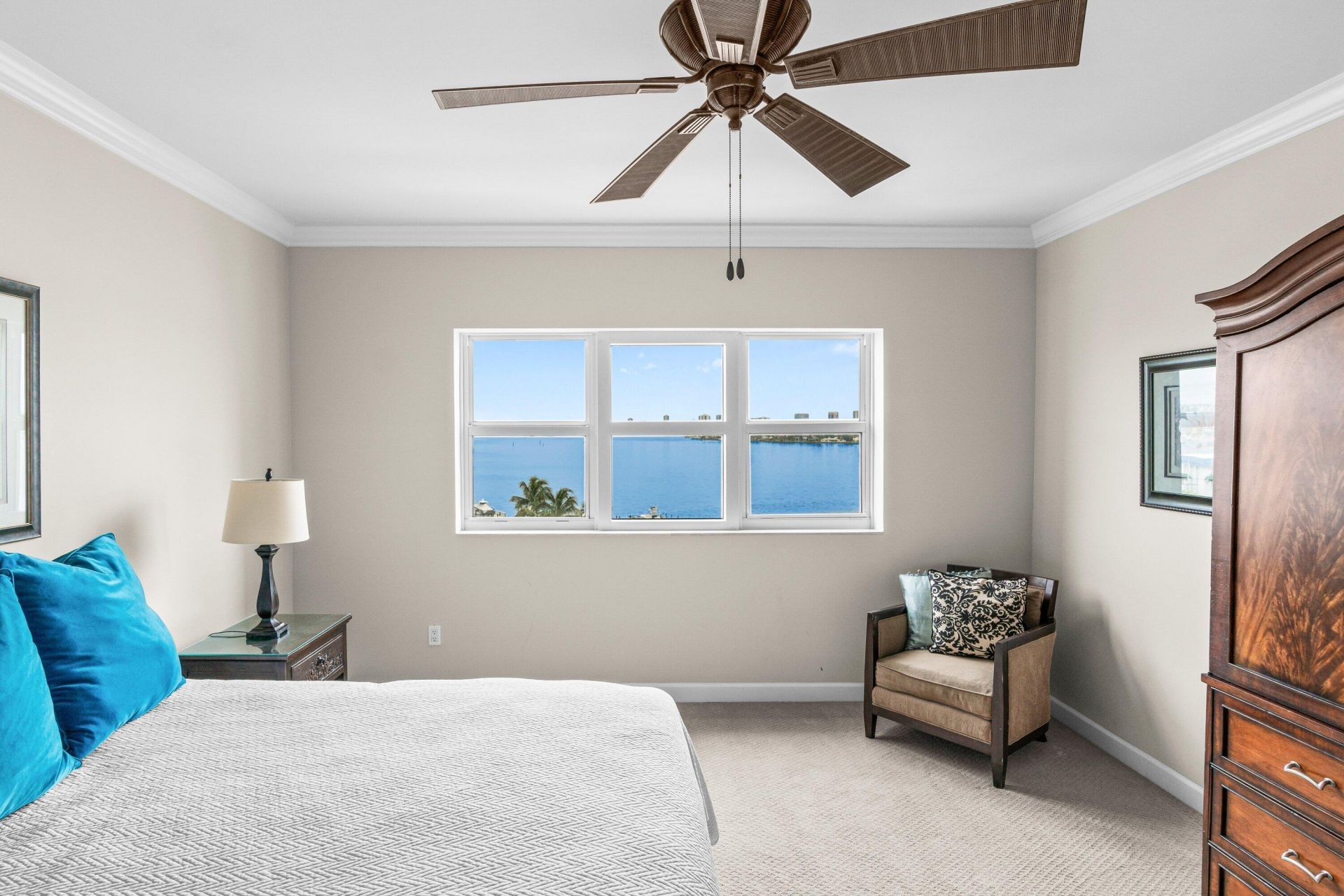 2650 Lake Shore Drive, Unit 703, Riviera Beach, FL 33404 Photo