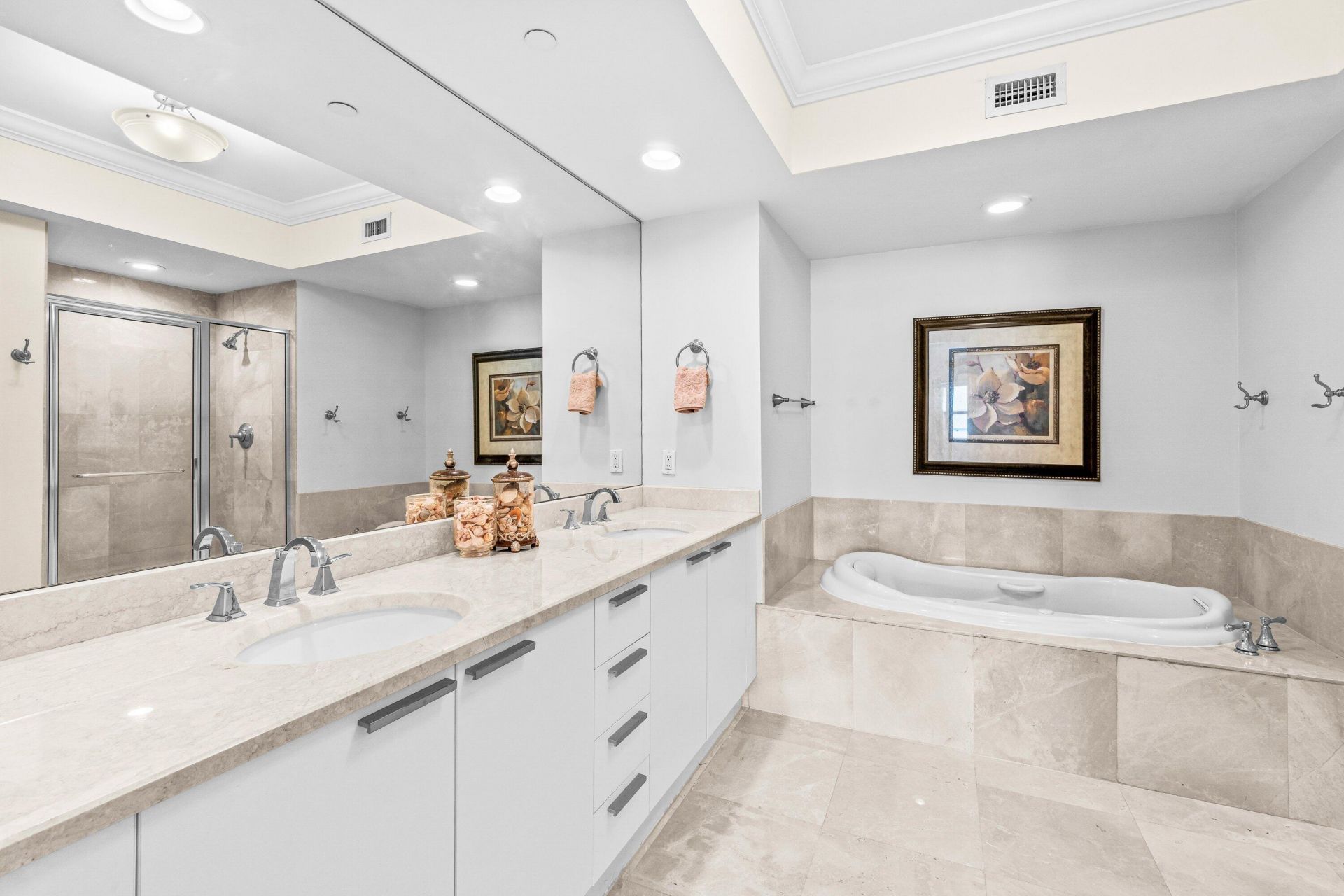 2650 Lake Shore Drive, Unit 703, Riviera Beach, FL 33404 Photo