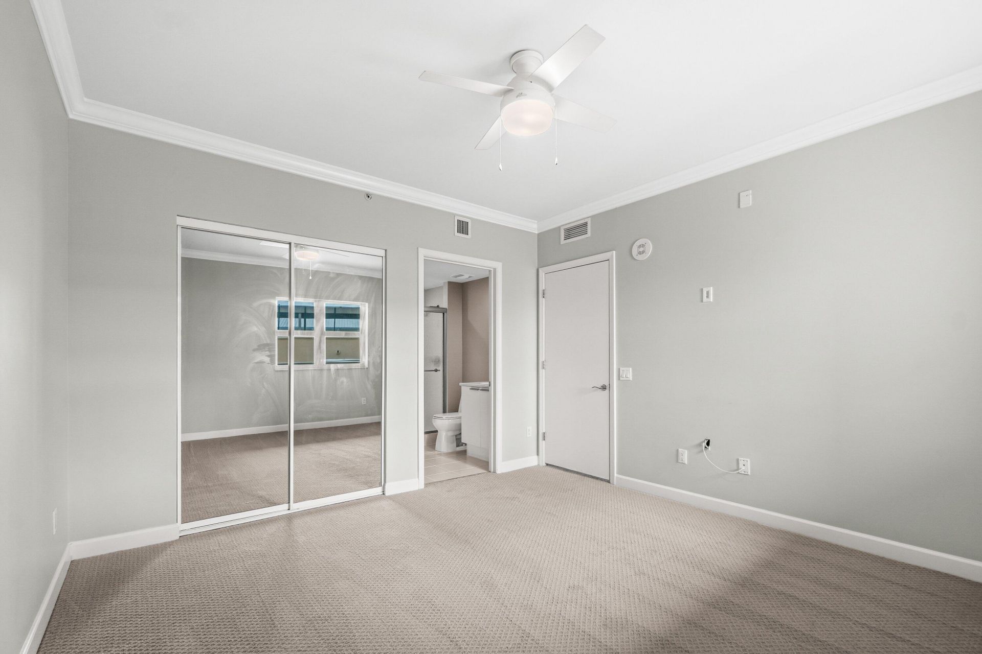 2650 Lake Shore Drive, Unit 703, Riviera Beach, FL 33404 Photo