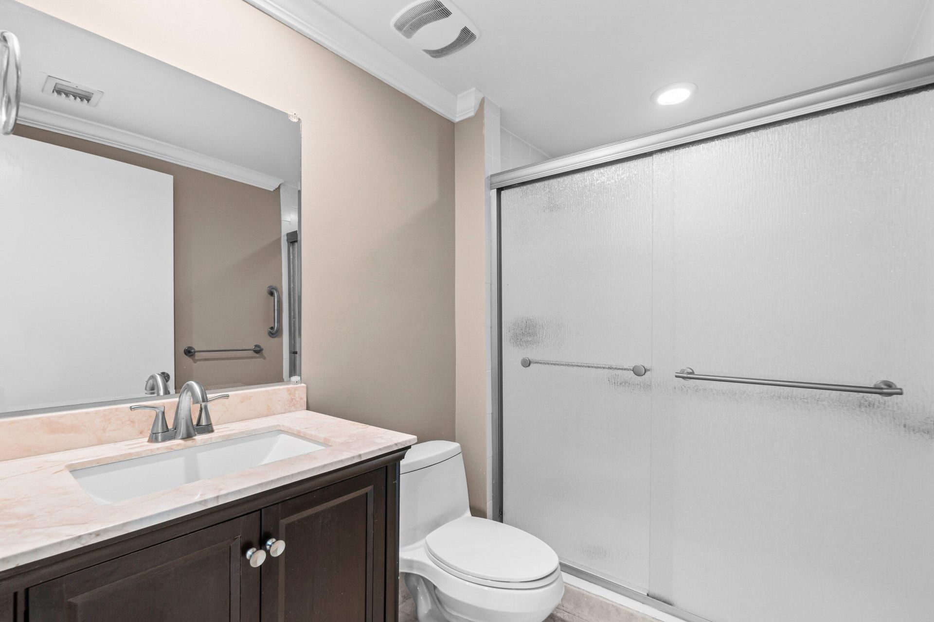 2650 Lake Shore Drive, Unit 703, Riviera Beach, FL 33404 Photo