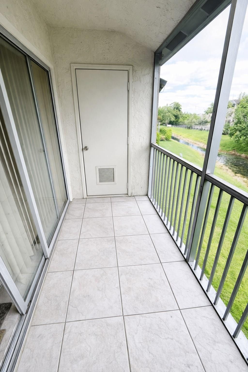 5550 Lakeside Drive, Unit 203, Margate, FL 33063 Photo