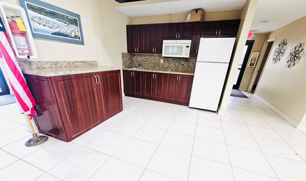 5550 Lakeside Drive, Unit 203, Margate, FL 33063 Photo