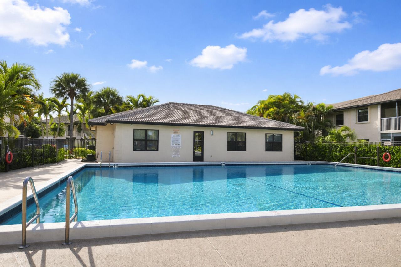 5550 Lakeside Drive, Unit 203, Margate, FL 33063 Photo