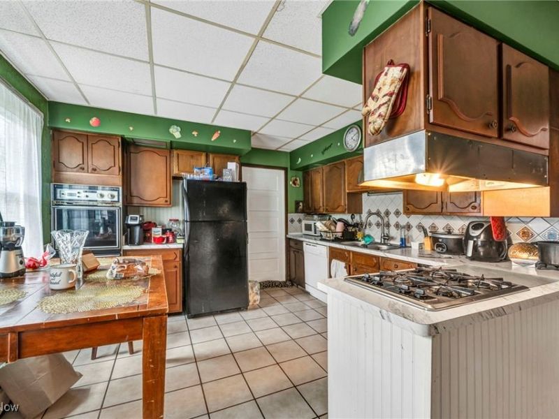 772 Broadway Avenue, Bedford, OH 44146 Photo 24