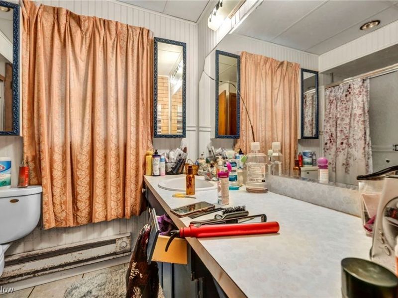 772 Broadway Avenue, Bedford, OH 44146 Photo 30