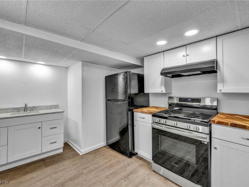 772 Broadway Avenue, Bedford, OH 44146 Photo 39