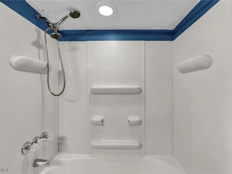 772 Broadway Avenue, Bedford, OH 44146 Photo 42