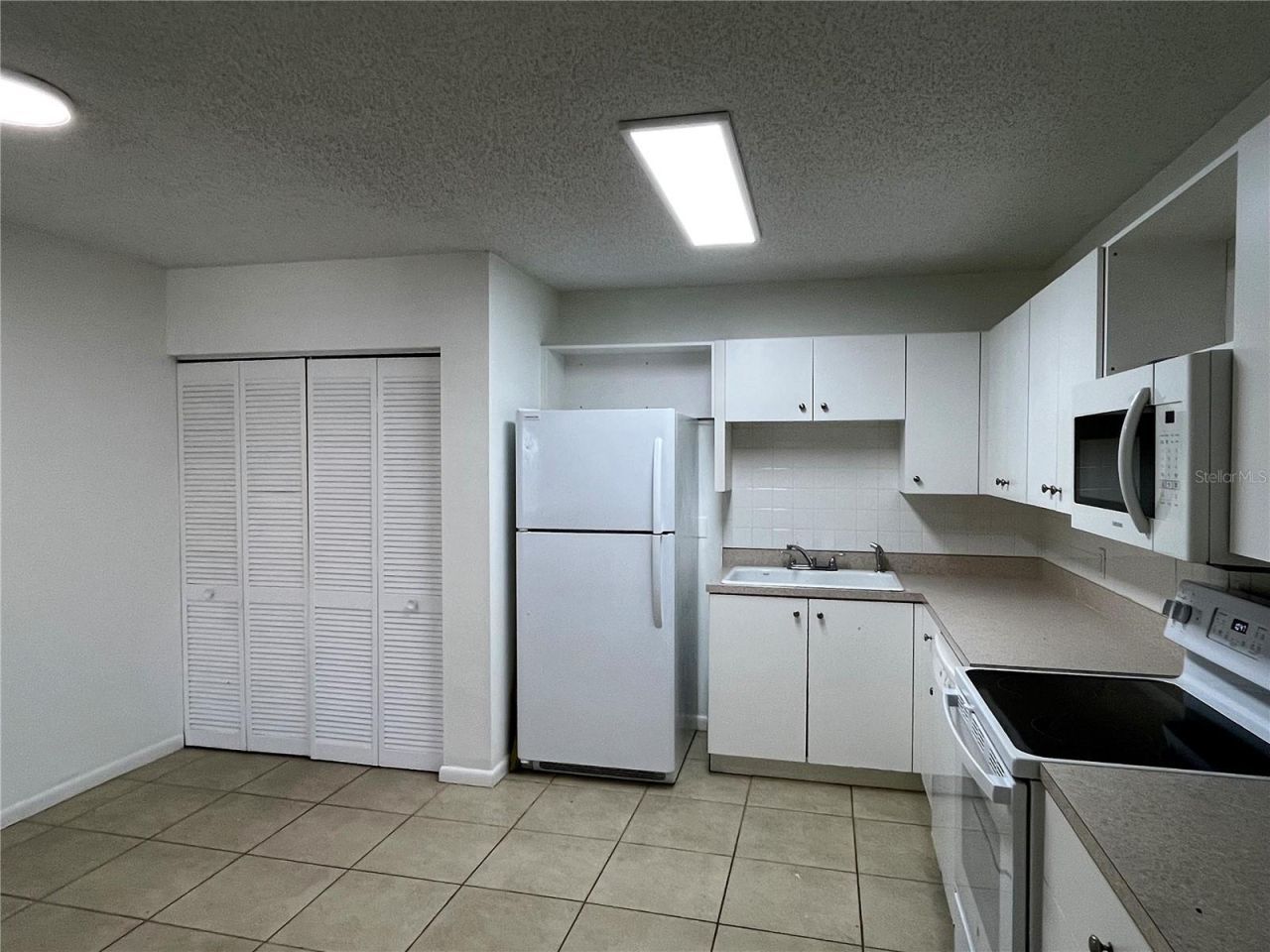 813 Hope Avenue, Unit 811, New Smyrna Beach, FL 32169 Photo
