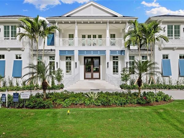 2131 Marina DR, NAPLES, FL 34102