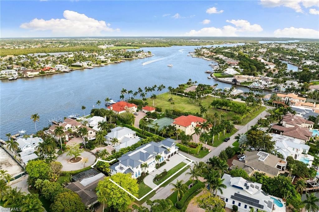 2131 Marina Dr, Naples, FL 34102 Photo