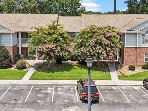 2207 Locksley Woods Drive, Unit E, Greenville, NC 27858