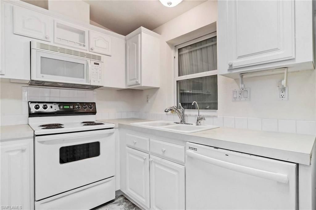 3952 Blueberry Ln, Saint James City, FL 33956 Photo