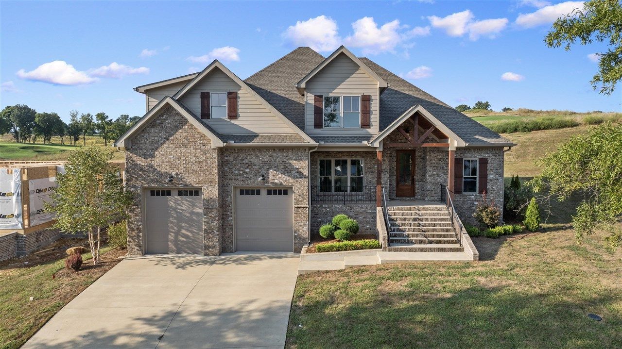 626 Village Way, Bowling Green, KY 42103 Main Photo