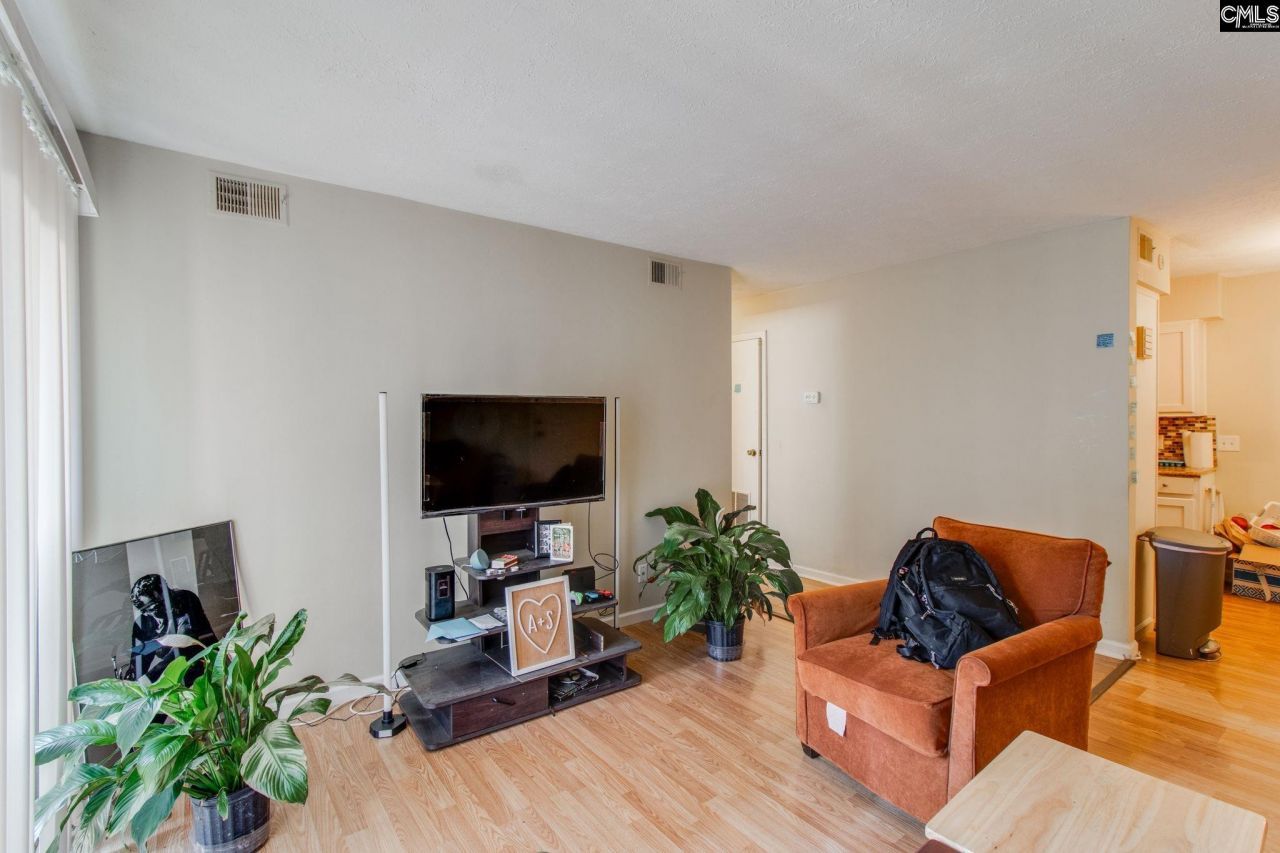 1204 Old Manor Road Photo 5