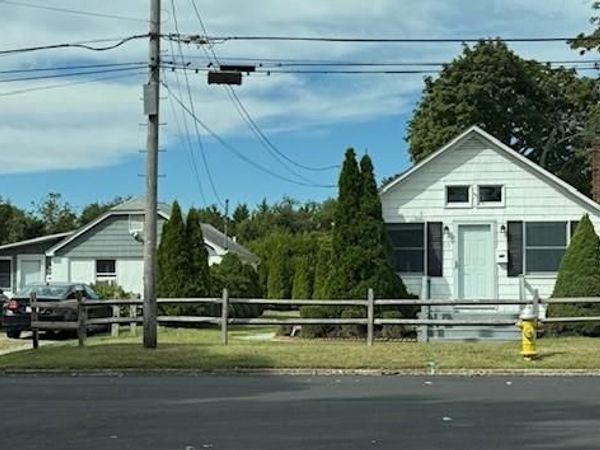 19 Carlson Lane, East Northport, NY 11731