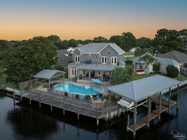 1639 Llani Ln, Gulf Breeze, FL 32563