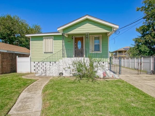 2561 NEW YORK Street, New Orleans, LA 70122