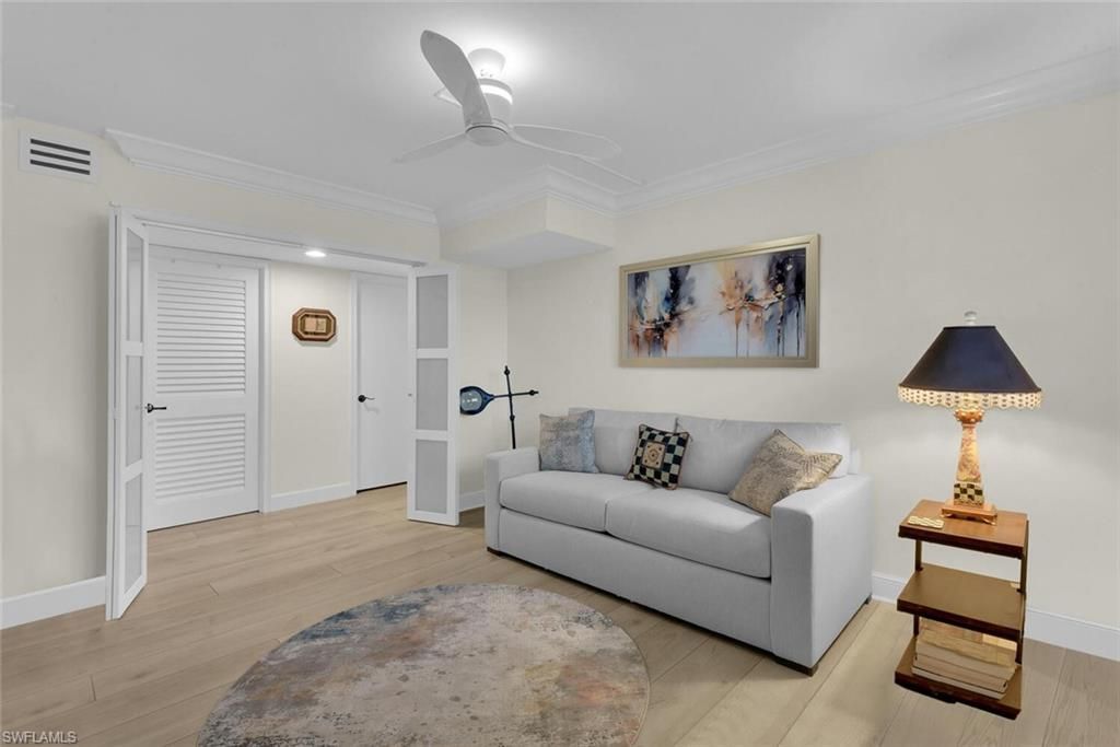 222 Harbour Dr, Unit 403, Naples, FL 34103 Photo