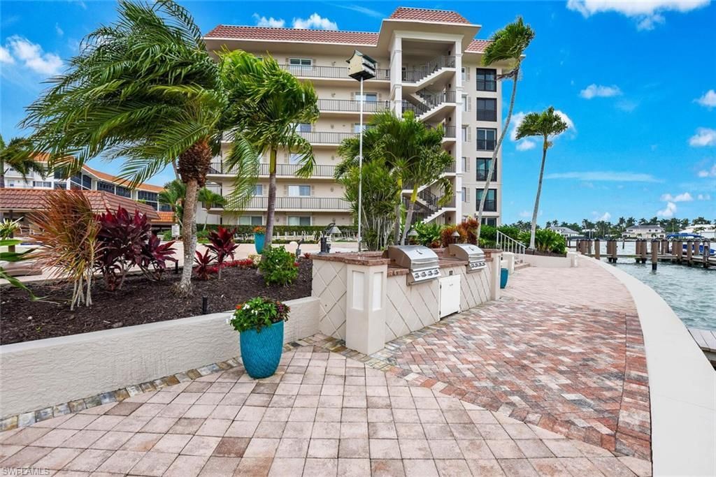 222 Harbour Dr, Unit 403, Naples, FL 34103 Photo