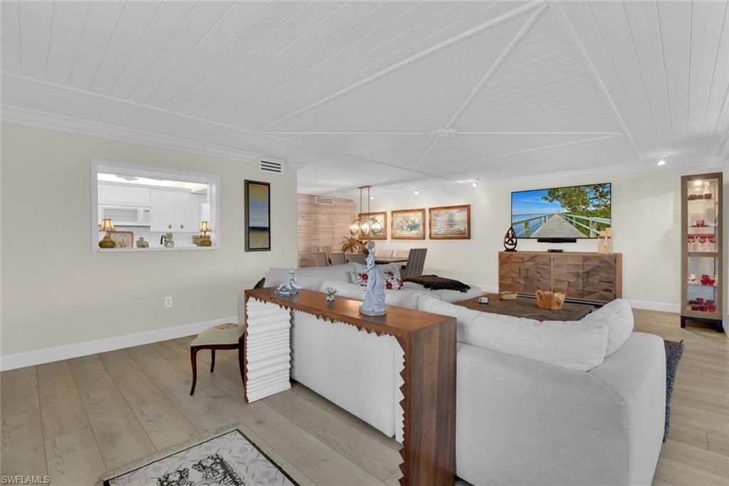 222 Harbour Dr, Unit 403, Naples, FL 34103 Photo