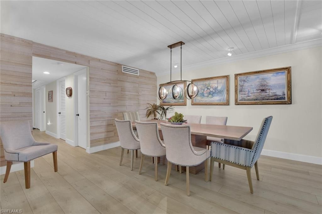 222 Harbour Dr, Unit 403, Naples, FL 34103 Photo