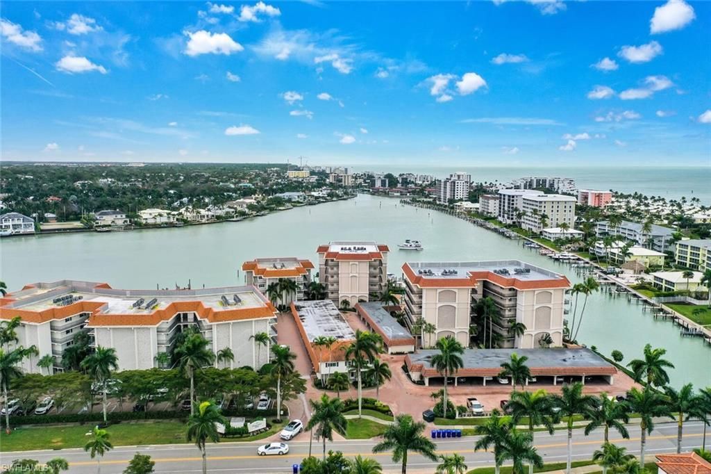 222 Harbour Dr, Unit 403, Naples, FL 34103 Photo