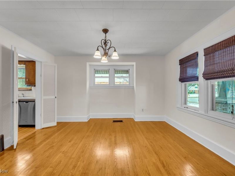 481 Letchworth Drive, Akron, OH 44303 Photo 15