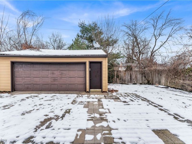 481 Letchworth Drive, Akron, OH 44303 Photo 4