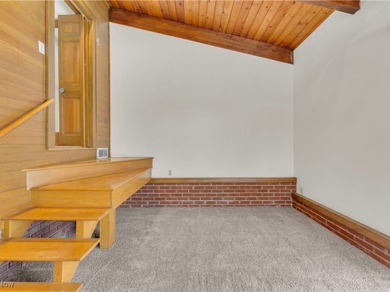 481 Letchworth Drive, Akron, OH 44303 Photo 7