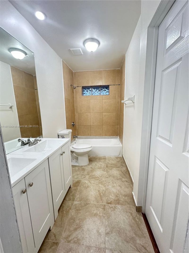 2021 Bay Dr, Unit 3, Miami Beach, FL 33141 Photo