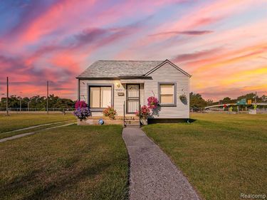 19365 Fenmore Street, Detroit, MI 48235