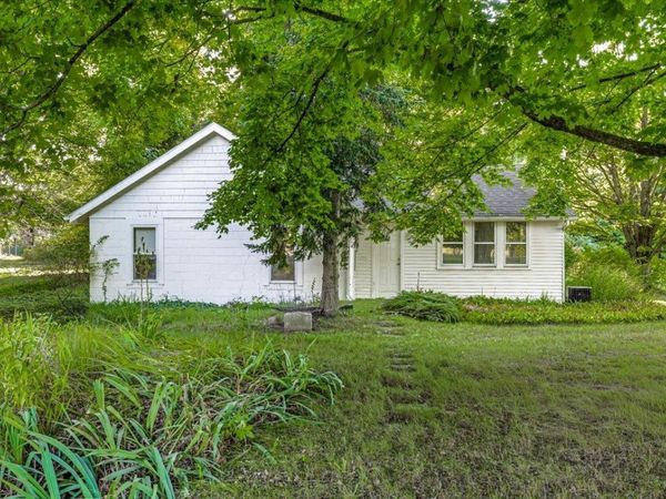 10406 N 300 E, LaPorte, IN 46350