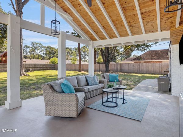 303 Estainville Avenue, Lafayette, LA 70508