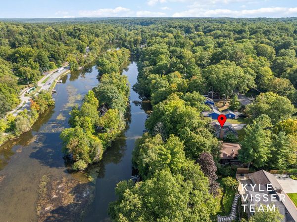 2757 Cascade Springs Drive SE, Grand Rapids, MI 49546