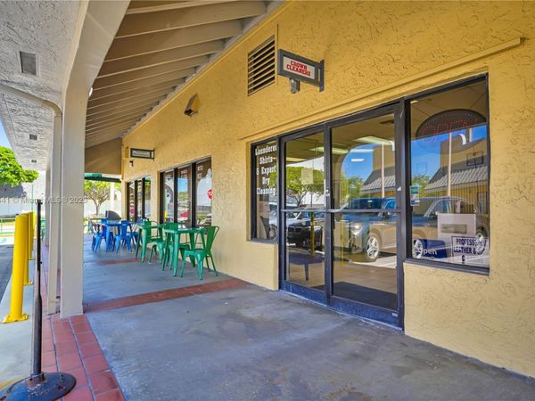 8279 S Dixie Hwy, Miami, FL 33143