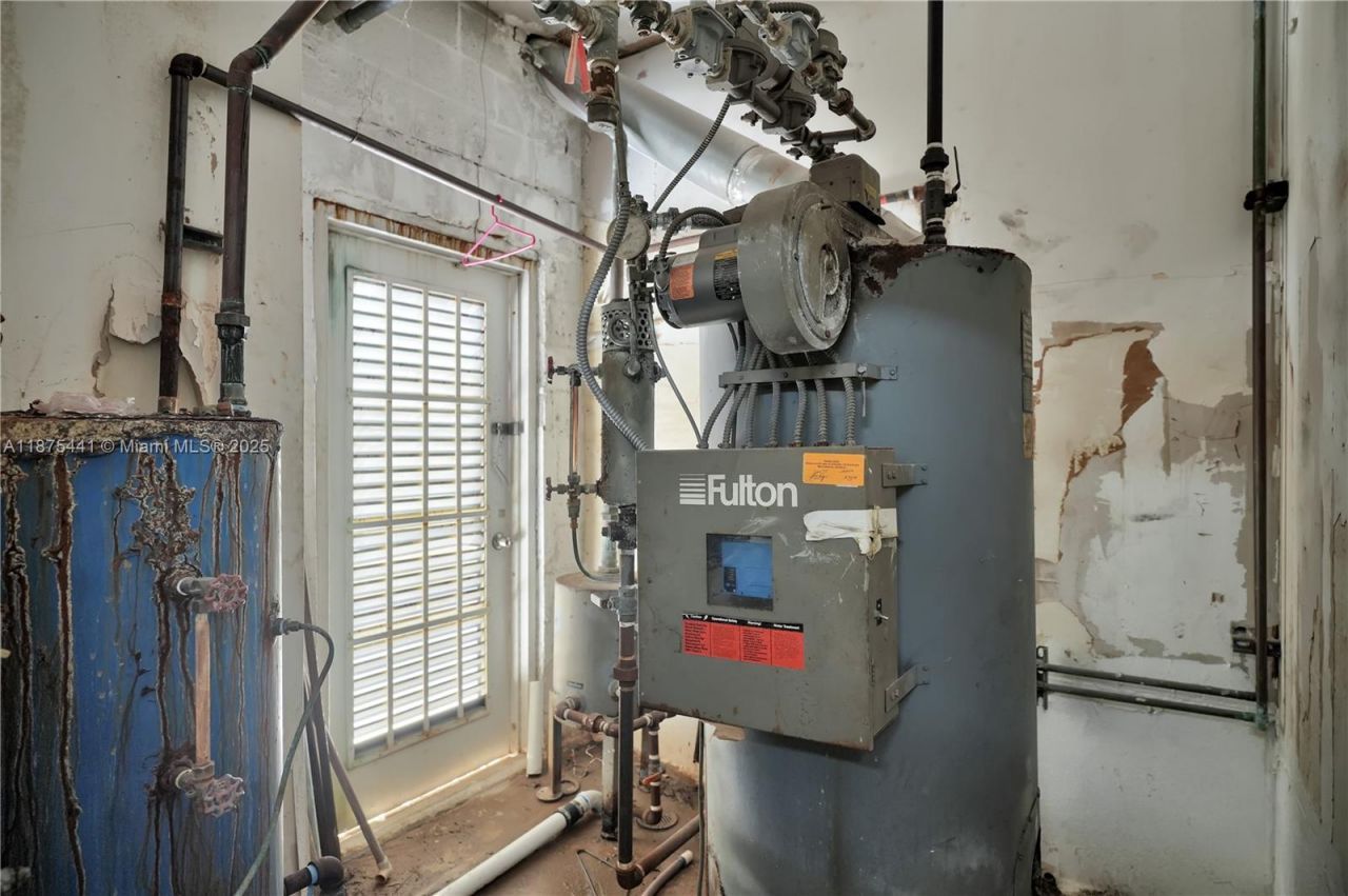 8279 S Dixie Hwy, Miami, FL 33143 Photo