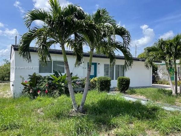 1117 W 26th Ct, Riviera Beach, FL 33404
