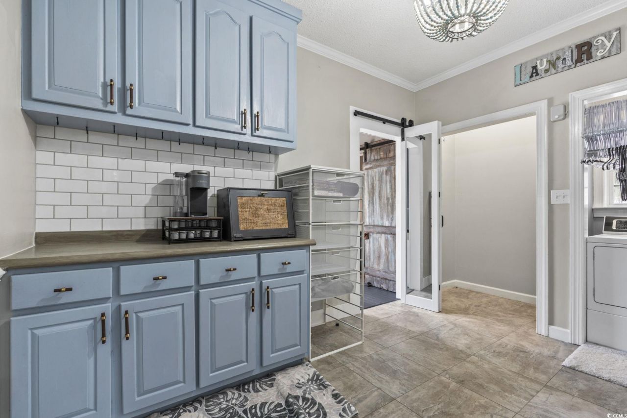 6125 R C Sarvis Ln. Photo 13