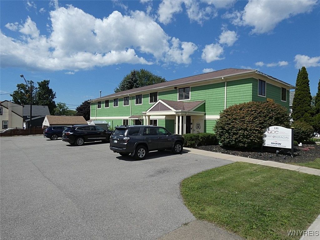 131 Orchard Park Road, West Seneca, NY 14224 Main Photo