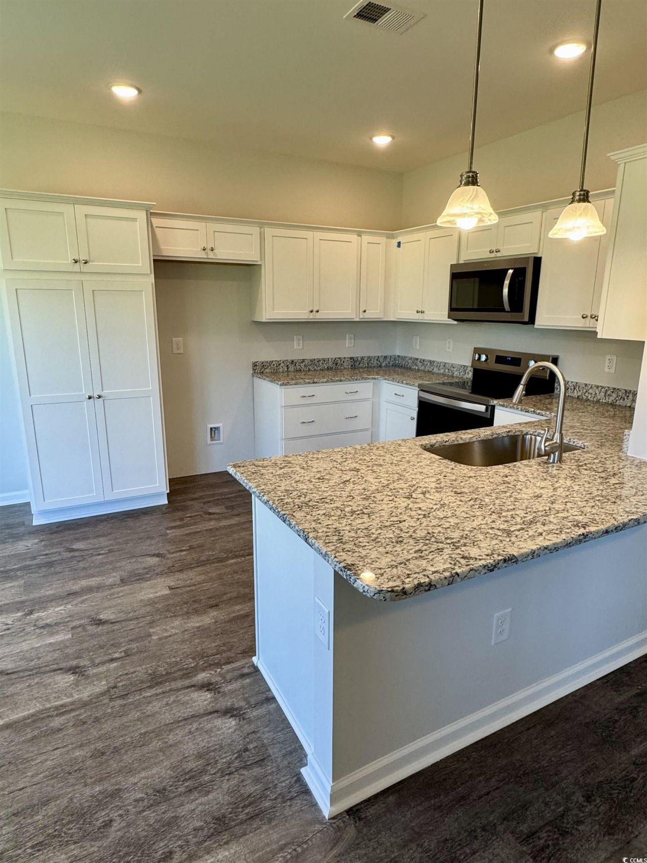 594 Shallow Cove Dr. Photo 9