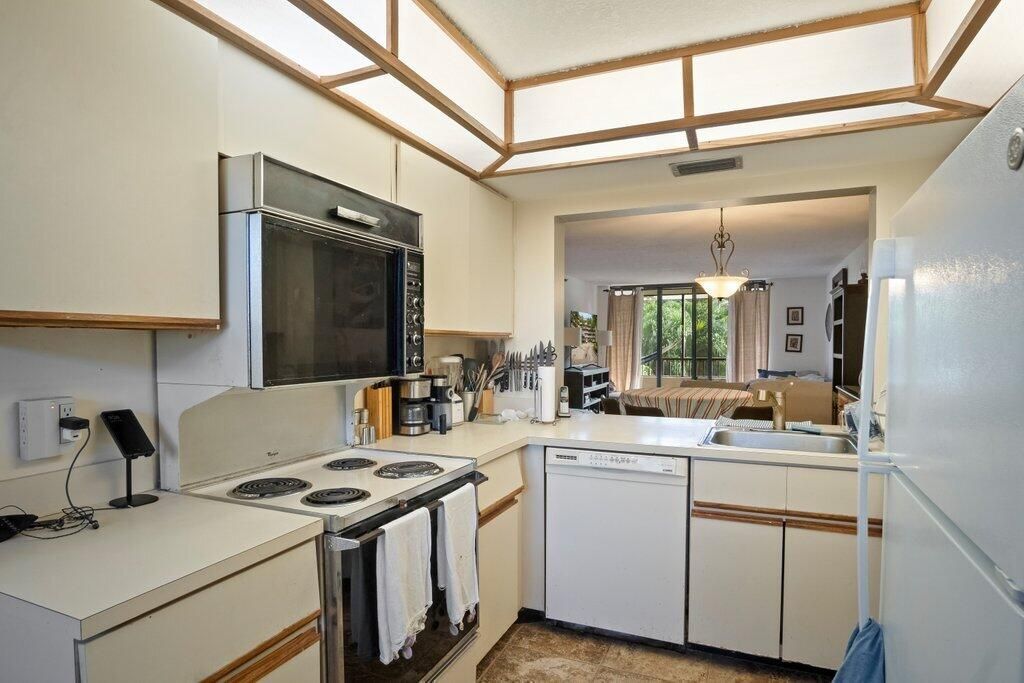 2070 Homewood Boulevard, Unit 4100, Delray Beach, FL 33445 Photo