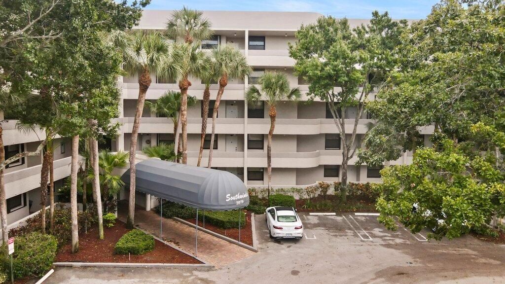 2070 Homewood Boulevard, Unit 4100, Delray Beach, FL 33445 Photo