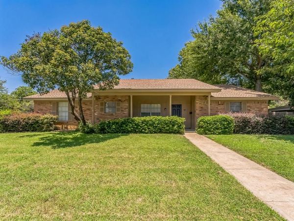 7301 Laurie Drive, Fort Worth, TX 76112
