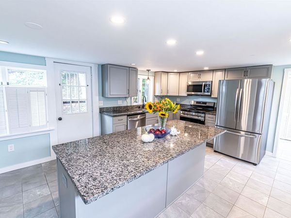 1 Old Coach Road, New Boston, NH 03070