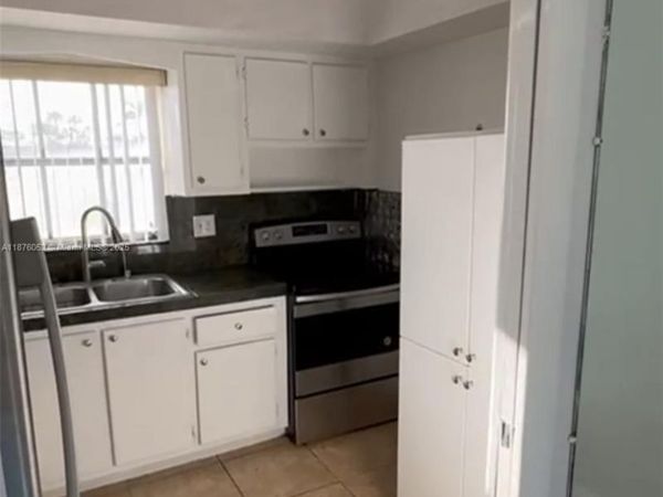 2622 E Emory Drive, Unit I, West Palm Beach, FL 33415