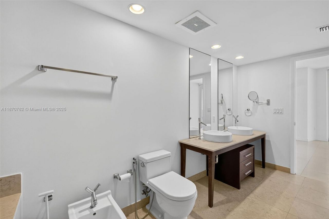 465 Brickell Ave, Unit 2002, Miami, FL 33131 Photo