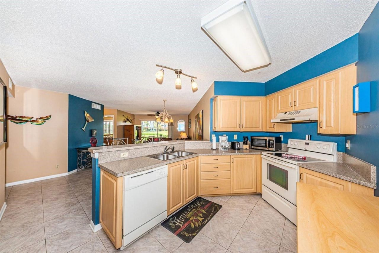 6000 Bahia Del Mar Circle, Unit 131, Saint Petersburg, FL 33715 Photo