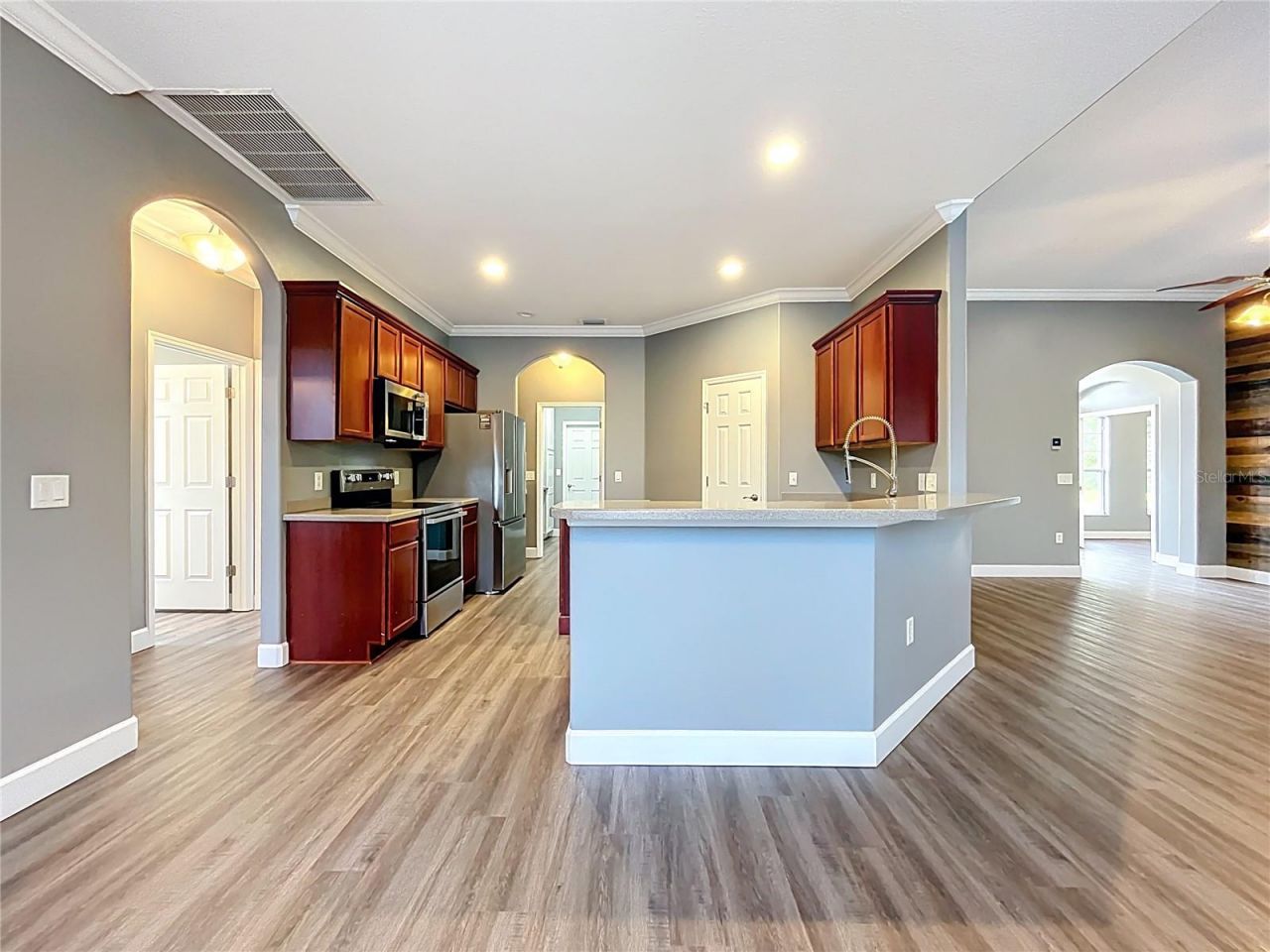 12912 Honey Blossom Drive, Grand Island, FL 32735 Photo