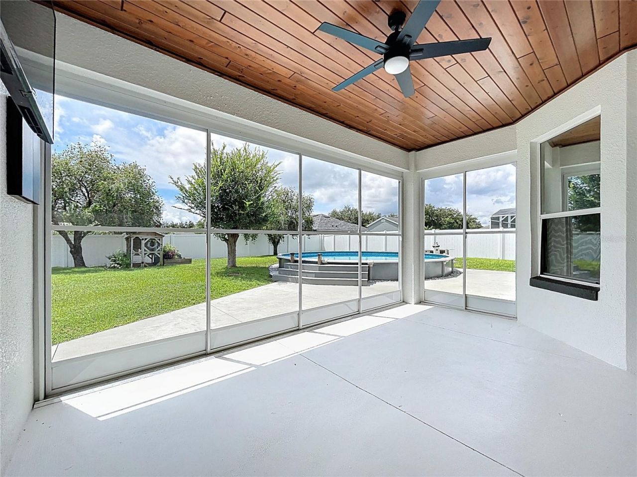 12912 Honey Blossom Drive, Grand Island, FL 32735 Photo